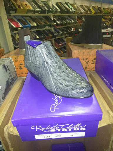 Shoe Store «9.99 Shoe Outlet», reviews and photos, 12345 Hawthorne Blvd, Hawthorne, CA 90250, USA