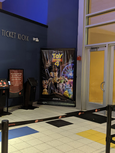 Movie Theater «AMC Showplace Cicero 14», reviews and photos, 4779 W Cermak Rd, Cicero, IL 60804, USA