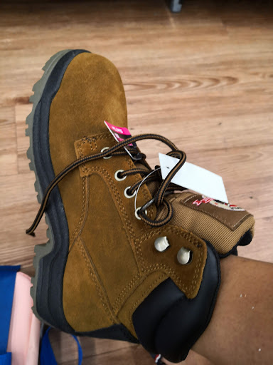 Stores to buy women's alpe boots Honolulu