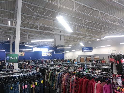 Thrift Store «Goodwill Industries of Greater Cleveland & East Central Ohio», reviews and photos, 16160 Pearl Rd, Strongsville, OH 44136, USA