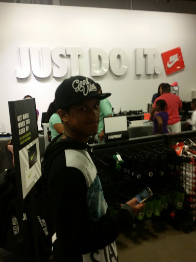 Clothing Store «Nike Factory Store», reviews and photos, 201 Boardwalk Blvd, Bossier City, LA 71111, USA