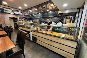 Restaurant Hamesh مطعم حاميش image