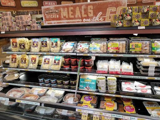 Grocery Store «Fresh Thyme Farmers Market - Kirkwood MO», reviews and photos, 1018 N Kirkwood Rd, Kirkwood, MO 63122, USA