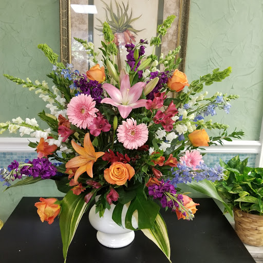 Florist «Myers Florist/Emerald Gardens Flowers», reviews and photos, 2906 Hillsborough Rd, Durham, NC 27705, USA