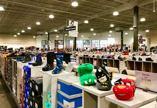 Shoe Store «DSW Designer Shoe Warehouse», reviews and photos, 8502 Eager Rd, Brentwood, MO 63144, USA