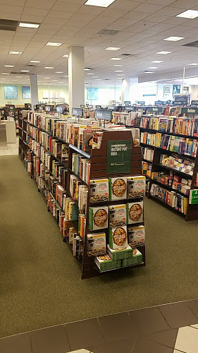 Book Store «Barnes & Noble», reviews and photos, 5132 W Saginaw Hwy, Lansing, MI 48917, USA