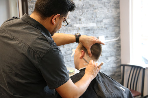 Barber Shop «Hinsdale Barber Shop», reviews and photos, 20 W Hinsdale Ave, Hinsdale, IL 60521, USA