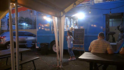 Parque Santurce / Antojos Burger Truck/ Perú Rico - FW2C+C4G, Cll Ernesto Cerra, San Juan, 00907, Puerto Rico