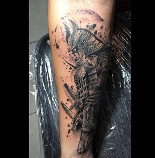 Explore rip neck tattoo ideas, creative tattoo ideas in Miami, available at Inkart Tattoo Studio Miami.