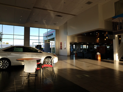Toyota Dealer «Hanlees Davis Toyota», reviews and photos, 4202 Chiles Rd, Davis, CA 95616, USA