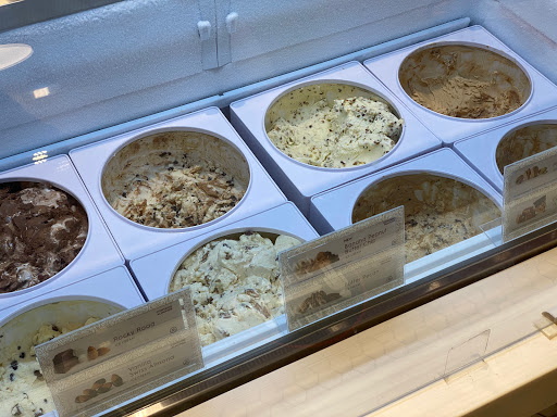 Ice Cream Shop «Häagen-Dazs® Ice Cream Shop», reviews and photos, 22 E Ridgewood Ave, Ridgewood, NJ 07450, USA