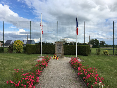 Stèle 1944 à Sainte-Mère-Église