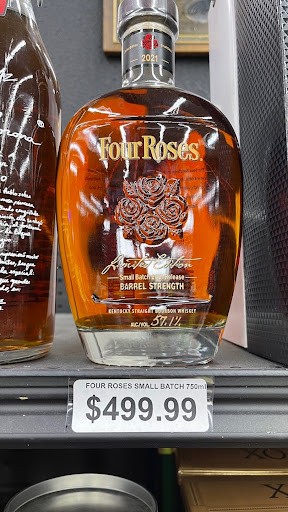 Liquor Store «Holiday Liquor», reviews and photos, 5900 South Fwy, Fort Worth, TX 76134, USA