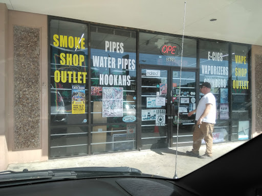 Tobacco Shop «Baytown Smoke Shop», reviews and photos, 3620 Garth Rd, Baytown, TX 77521, USA