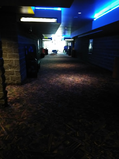 Movie Theater «Regal Cinemas Stark Street 10», reviews and photos, 2929 NE Kane Dr, Gresham, OR 97030, USA