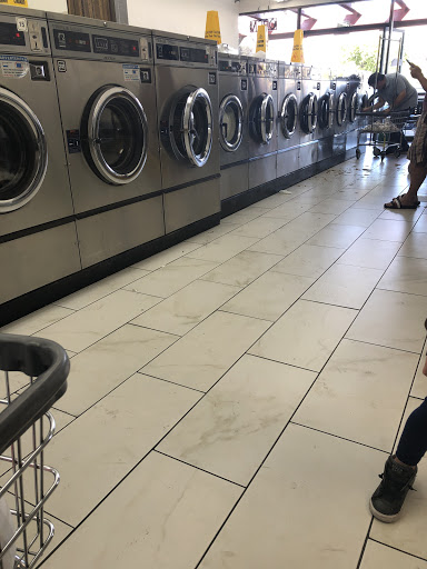 Laundromat «Elk Grove Launderland», reviews and photos, 8767 Elk Grove Blvd, Elk Grove, CA 95624, USA