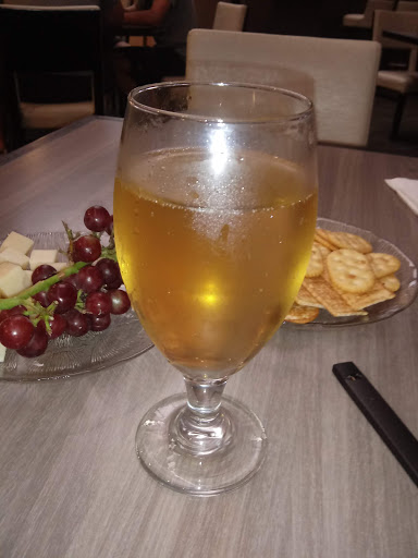 Hotel «Embassy Suites by Hilton Palm Beach Gardens PGA Boulevard», reviews and photos, 4350 PGA Boulevard, Palm Beach Gardens, FL 33410, USA