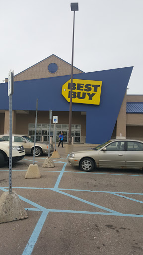 Electronics Store «Best Buy», reviews and photos, 16221 Ford Rd, Dearborn, MI 48126, USA