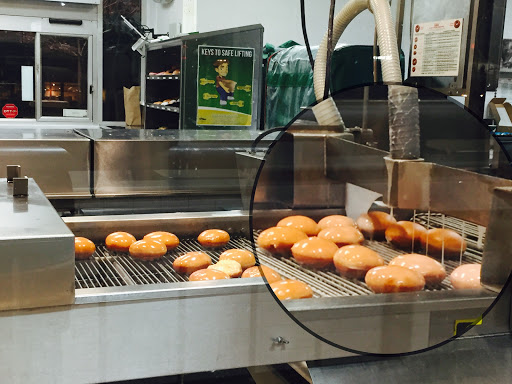 Bakery «Krispy Kreme Doughnuts», reviews and photos, 2900 S 108th St, Milwaukee, WI 53227, USA
