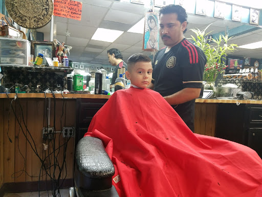 Barber Shop «Peluqueria Mi Guerrero Barber Shop Unisex», reviews and photos, 208 Milby St, Houston, TX 77003, USA