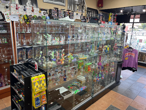 Cigar Shop «Modern Smoke Shop», reviews and photos, 19758 Sherman Way, Winnetka, CA 91306, USA