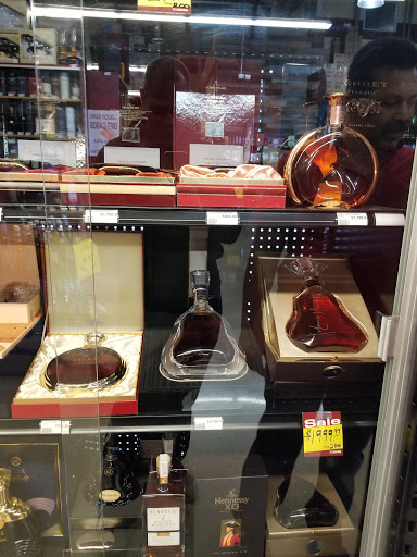 Liquor Store «Liquor Barn», reviews and photos, 287 E Dundee Rd, Wheeling, IL 60090, USA