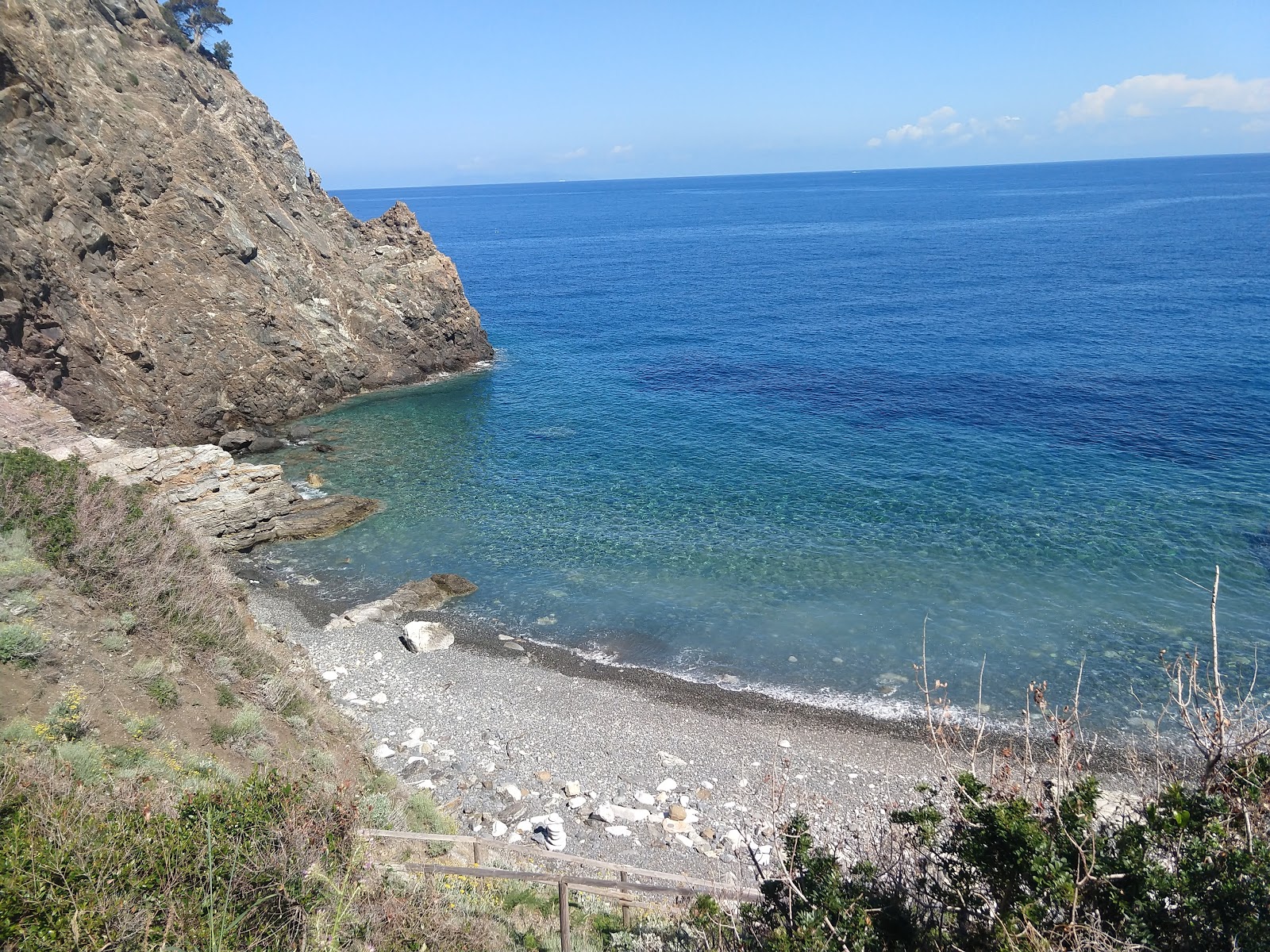 Punta Polveriera的照片 带有灰卵石表面