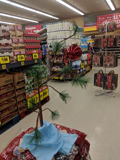 Grocery Store «Grocery Outlet Bargain Market», reviews and photos, 15705 SW 116th Ave, King City, OR 97224, USA