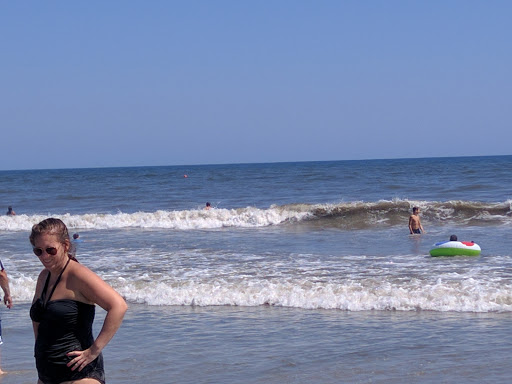 Bar & Grill «The Club at Diamond Beach», reviews and photos, 600 E Raleigh Ave, Wildwood Crest, NJ 08260, USA