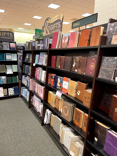 Book Store «Barnes & Noble», reviews and photos, 270 Buckland Hills Dr #1024, Manchester, CT 06040, USA