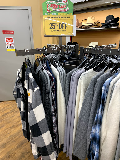 Home Improvement Store «Tractor Supply Co.», reviews and photos, 540 10th St #150, Floresville, TX 78114, USA