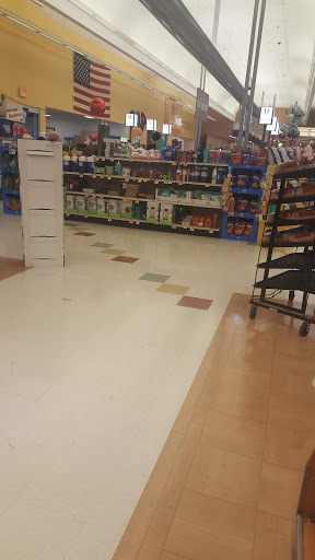 Supermarket «Super Stop & Shop», reviews and photos, 533 E Main St, Bay Shore, NY 11706, USA