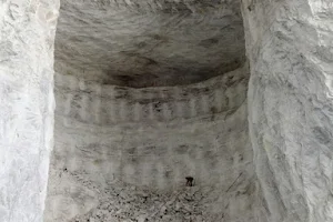 Garmsar Salt Cave image