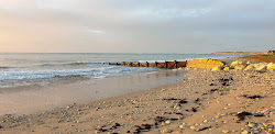 Photo de Le Martray Beach avec rivage droit, long