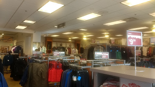 Sportswear Store «Columbia Sportswear Outlet», reviews and photos, 3 Monroe Pkwy, Lake Oswego, OR 97035, USA