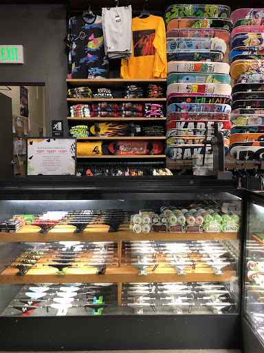 Clothing Store «Zumiez», reviews and photos, 3651 Wall Ave #1094, Ogden, UT 84005, USA