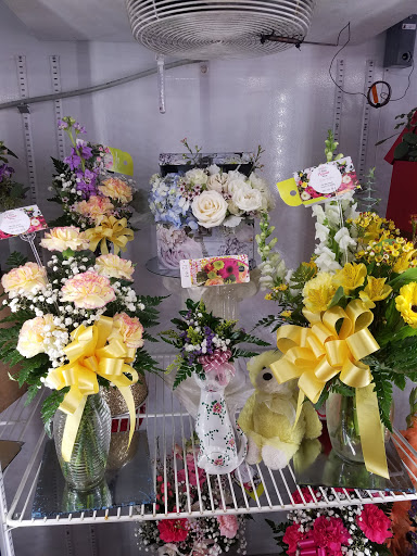 Florist «Little Flower Shop», reviews and photos, 616 High St, Delano, CA 93215, USA