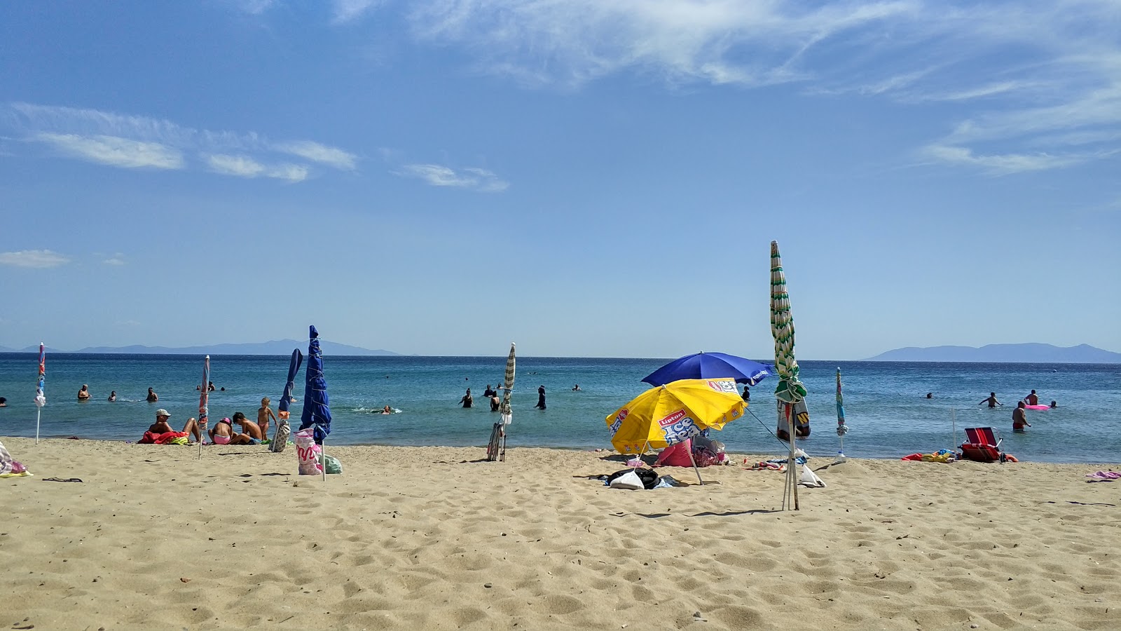 Photo de Sarimsakli beach avec rivage droit, long