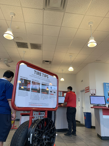 Tire Shop «Discount Tire Store - Round Rock, TX», reviews and photos, 3115 S Interstate 35, Round Rock, TX 78664, USA