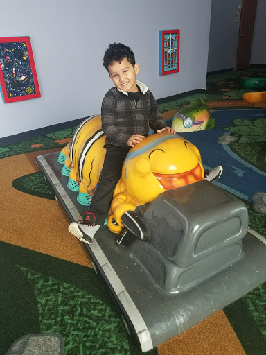 Gym «LA Fitness», reviews and photos, 540 E Rollins Rd, Round Lake Beach, IL 60073, USA