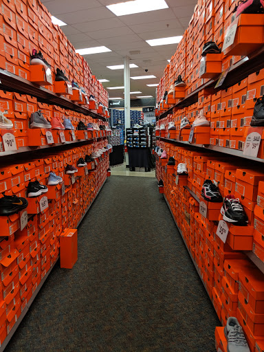 Shoe Store «Shoe Carnival», reviews and photos, 354C Cox Creek Pkwy, Florence, AL 35630, USA