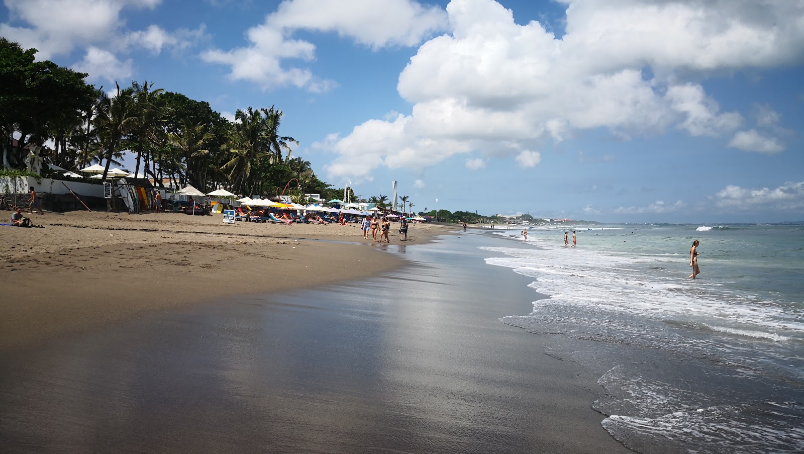 Photo de Berawa Beach zone des équipements