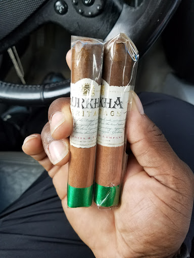 Tobacco Shop «Paradise Island Smoke Shop», reviews and photos, 3316 Snapfinger Rd, Lithonia, GA 30038, USA