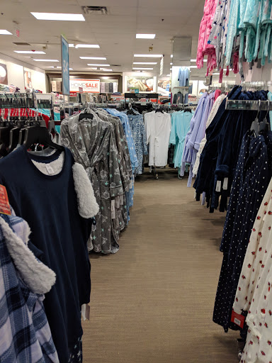 Shopping Mall «Stratford Square Mall», reviews and photos, 152 Stratford Dr, Bloomingdale, IL 60108, USA