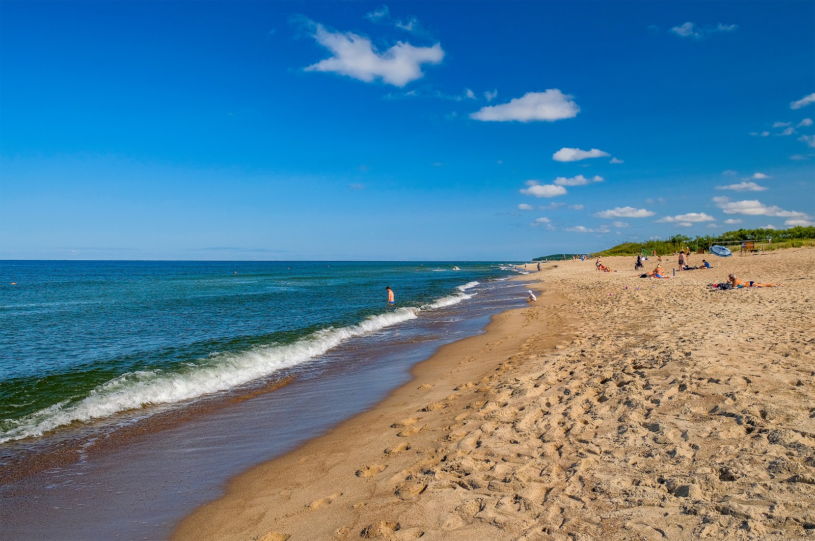 Zdjęcie Giruliai beach z powierzchnią drobny beżowy piasek