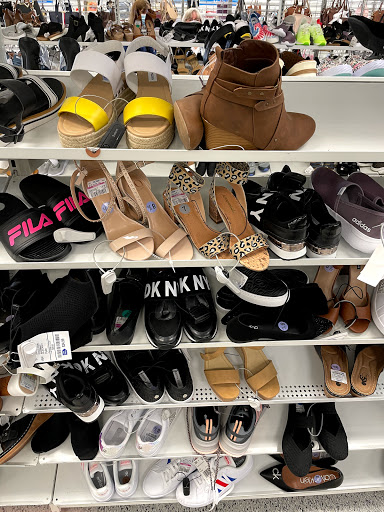 Clothing Store «Ross Dress for Less», reviews and photos, 1241 Point Mallard Pkwy, Decatur, AL 35601, USA