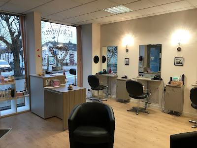 Natéo coiffure à Montholon
