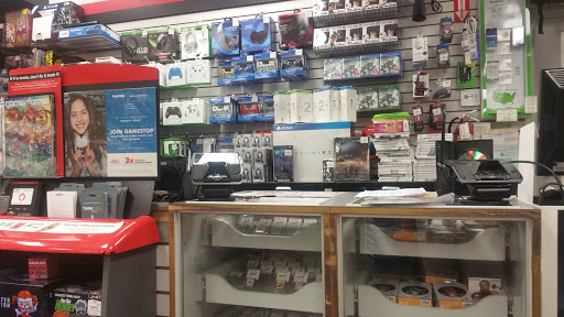 Video Game Store «GameStop», reviews and photos, 24315 Magic Mountain Pkwy, Valencia, CA 91355, USA