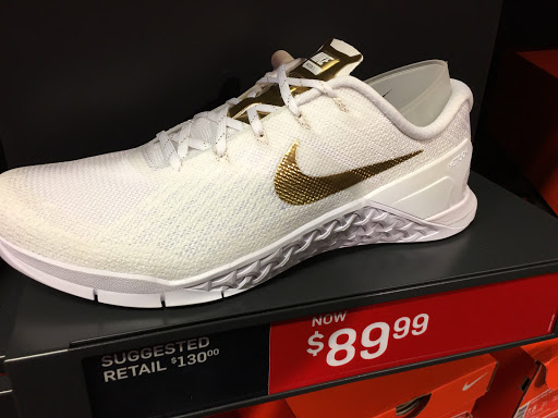 Sporting Goods Store «Nike Factory Store», reviews and photos, 1 Outlet Blvd #600, Wrentham, MA 02093, USA