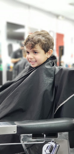 Barber Shop «Headlines Barber Shop», reviews and photos, 6431 E County Line Rd #103, Tampa, FL 33463, USA